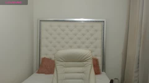 Eryka online show from 3, 2, 2025