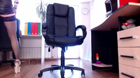 Snapshot of hottdoll611 chatting on 27, 10, 2025 CassieAndDonald online show from 27, 10, 2025