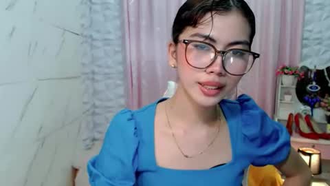 hottestdella69 online show from 3, 12, 2025