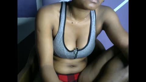 Snapshot of hottie_baddie14 chatting on 13, 9, 2025 hottie baddie14 online show from 13, 9, 2025