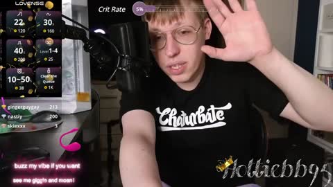 Snapshot of hottiebb95 chatting on 21, 1, 2025 Roberts stones online show from 21, 1, 2025