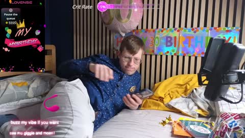 Snapshot of hottiebb95 chatting on 2, 2, 2025 Roberts stones online show from 2, 2, 2025