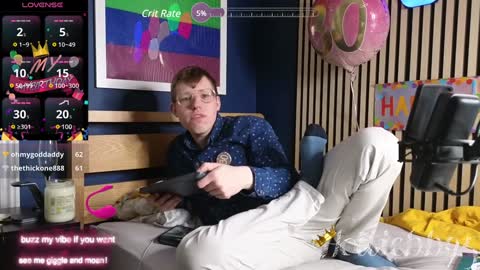 Snapshot of hottiebb95 chatting on 2, 2, 2025 Roberts stones online show from 2, 2, 2025