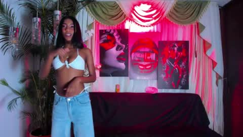 hotties_kittens18 online show from 8, 4, 2026