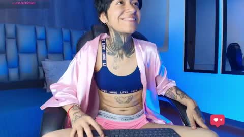 Snapshot of hottiesjuls chatting on 12, 5, 2026 Juls online show from 12, 5, 2026
