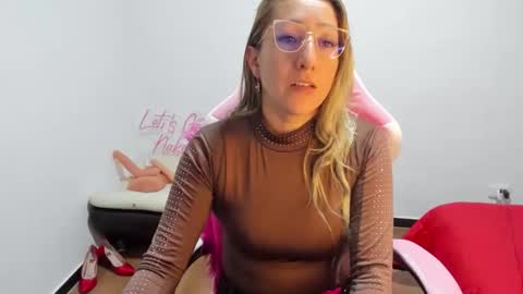 hottychrystal online show from 3, 12, 2025