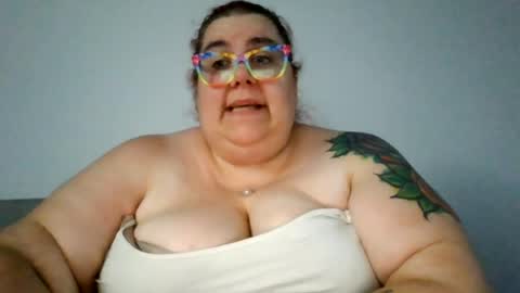 Snapshot of hotwife4685 chatting on 25, 6, 2026 hotwife4685 online show from 25, 6, 2026