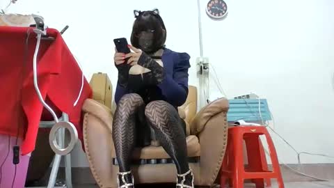 Slutty little female cat online show from 17, 5, 2026