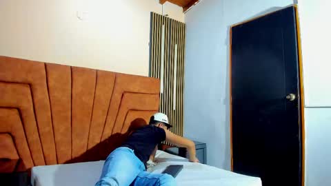 Snapshot of howar_01 chatting on 27, 10, 2025 howar_01 online show from 27, 10, 2025