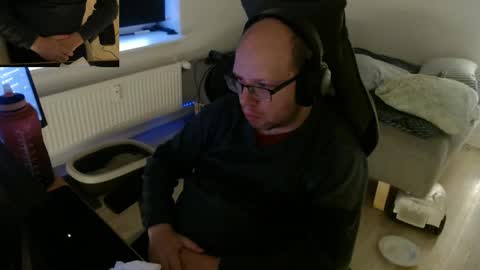 Snapshot of hoyboydkk chatting on 27, 4, 2026 Christian online show from 27, 4, 2026