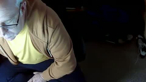 Snapshot of hrnysteve chatting on 4, 12, 2025 hrnysteve online show from 4, 12, 2025