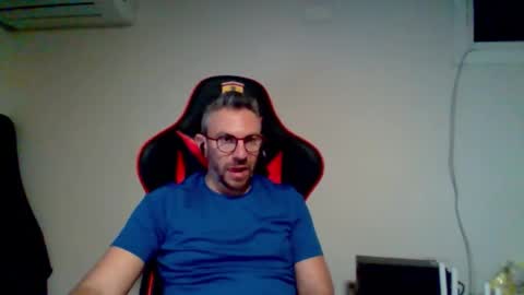 Snapshot of huge__cumshot chatting on 13, 3, 2026 huge__cumshot online show from 13, 3, 2026