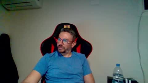 Snapshot of huge__cumshot chatting on 17, 3, 2026 huge__cumshot online show from 17, 3, 2026