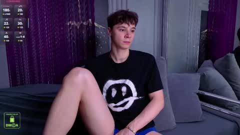 Snapshot of hugebangins_ chatting on 25, 9, 2025 ANTHONY online show from 25, 9, 2025