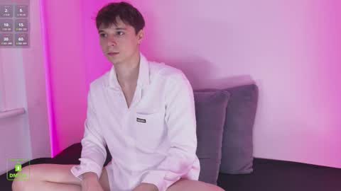 Snapshot of hugebangins_ chatting on 28, 9, 2025 ANTHONY online show from 28, 9, 2025