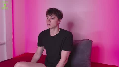 Snapshot of hugebangins_ chatting on 18, 10, 2025 ANTHONY online show from 18, 10, 2025