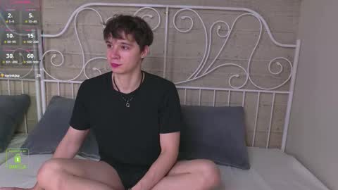 Snapshot of hugebangins_ chatting on 1, 11, 2025 ANTHONY online show from 1, 11, 2025