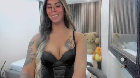Queen karen grey online show from 16, 1, 2025