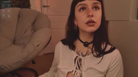 Snapshot of hugme_ chatting on 5, 2, 2026 Mika online show from 5, 2, 2026