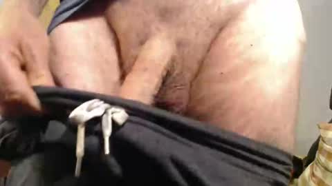Snapshot of hung_hot_fit10 chatting on 19, 9, 2025 Big uncut cock dripping online show from 19, 9, 2025