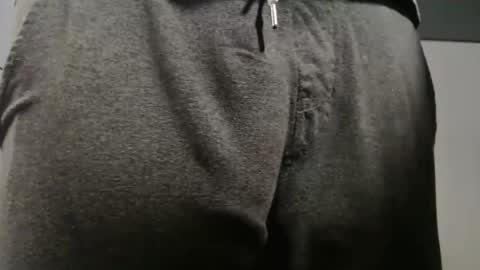 Big uncut cock dripping online show from 18, 11, 2025