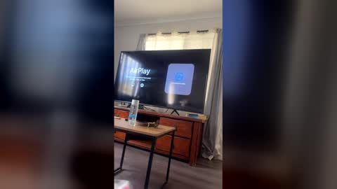 Snapshot of hungbull81 chatting on 7, 6, 2026 hungbull81 online show from 7, 6, 2026