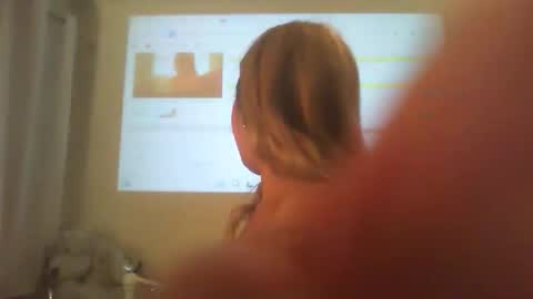 hunnyboo2323 online show from 16, 5, 2026