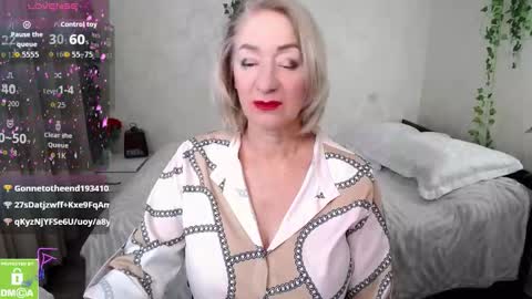 Snapshot of hunters_woman chatting on 10, 10, 2025 Irena online show from 10, 10, 2025