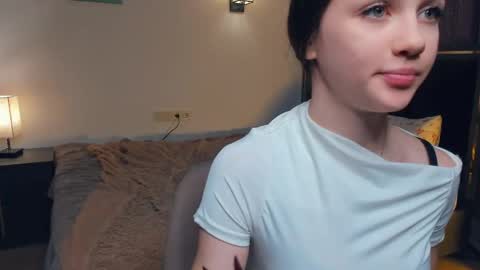 Lily online show from 23, 4, 2026