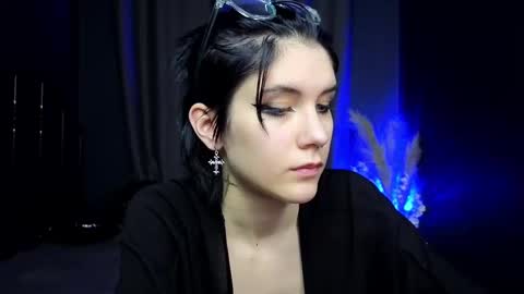 Snapshot of hyeon_jin chatting on 4, 3, 2025 Hyeon Jin online show from 4, 3, 2025