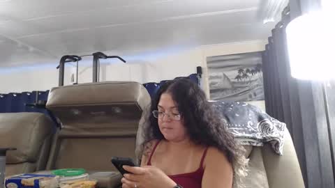 Snapshot of i_fetishize_u chatting on 28, 5, 2026 ShortStuff online show from 28, 5, 2026