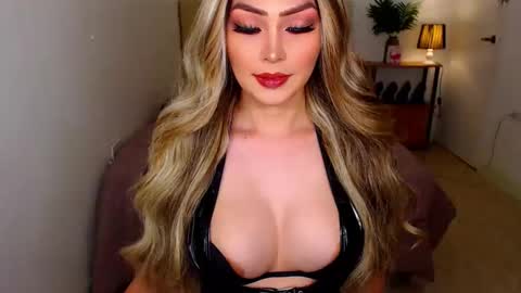 QUEEN SUSSIE BROWN online show from 27, 2, 2026