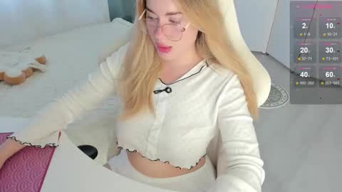 Snapshot of i_want_you_eva chatting on 13, 10, 2025 HiI am  EvaPVT is open  online show from 13, 10, 2025