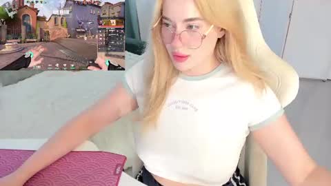 Snapshot of i_want_you_eva chatting on 19, 6, 2026 HiI am EvaPVT is open online show from 19, 6, 2026