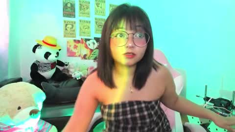 Snapshot of iam_zoechan chatting on 2, 10, 2025 Zoe 3 online show from 2, 10, 2025