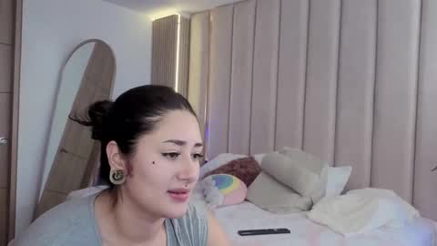 Snapshot of iamnyxy_ chatting on 15, 12, 2025 Nyxy online show from 15, 12, 2025