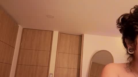 Snapshot of iamnyxy_ chatting on 7, 2, 2026 Nyxy online show from 7, 2, 2026