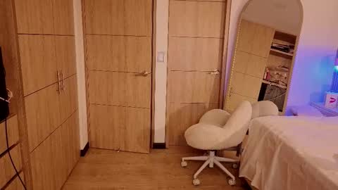 Snapshot of iamnyxy_ chatting on 19, 2, 2026 Nyxy online show from 19, 2, 2026