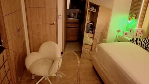 Snapshot of iamnyxy_ chatting on 21, 2, 2026 Nyxy online show from 21, 2, 2026