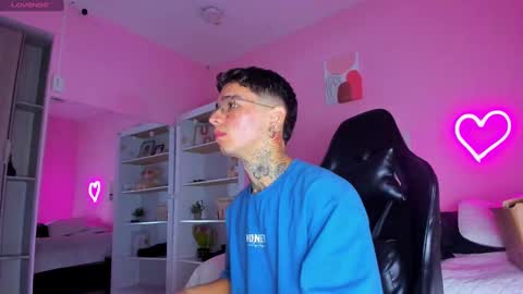 Snapshot of ian_castillo_ chatting on 22, 9, 2025 IAN CASTILLO online show from 22, 9, 2025