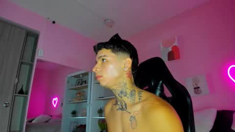 Snapshot of ian_castillo_ chatting on 23, 9, 2025 IAN CASTILLO online show from 23, 9, 2025