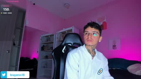 Snapshot of ian_castillo_ chatting on 8, 10, 2025 IAN CASTILLO online show from 8, 10, 2025