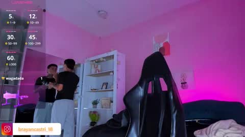 Snapshot of ian_castillo_ chatting on 29, 10, 2025 IAN CASTILLO online show from 29, 10, 2025