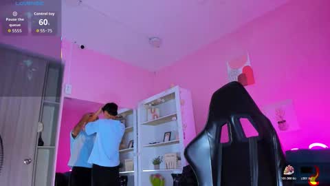 Snapshot of ian_castillo_ chatting on 30, 10, 2025 IAN CASTILLO online show from 30, 10, 2025