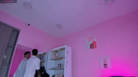 Snapshot of ian_castillo_ chatting on 5, 11, 2025 IAN CASTILLO online show from 5, 11, 2025