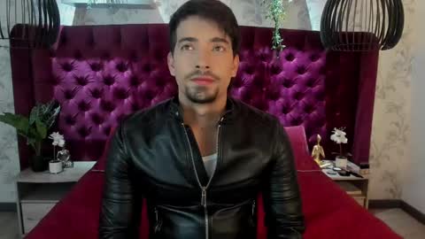 Ian Davis online show from 1, 3, 2025