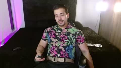 Ian Davis online show from 10, 7, 2026