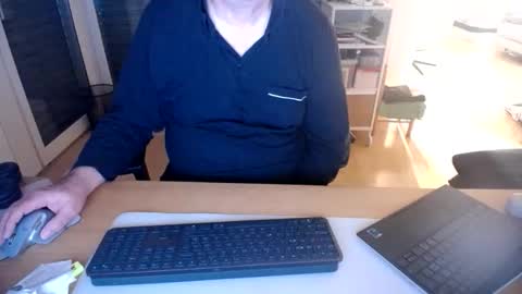 iandy12 online show from 3, 11, 2025