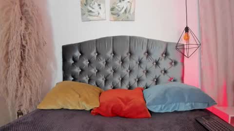 ian  online show from 24, 10, 2025