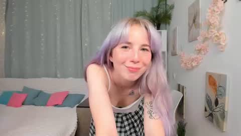 Snapshot of ice_wisp chatting on 21, 7, 2026 Glacie online show from 21, 7, 2026